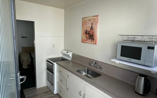 Diplomat Motel