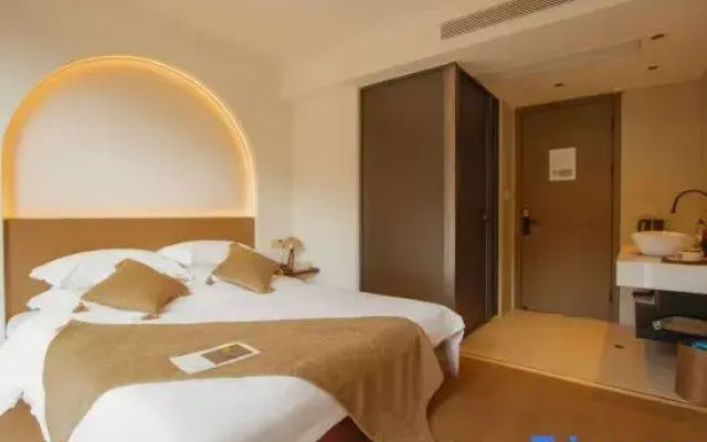 Zhujiajian Eight Thousand Dreams Homestay (Xiawushitang Dongsha Scenic Area)