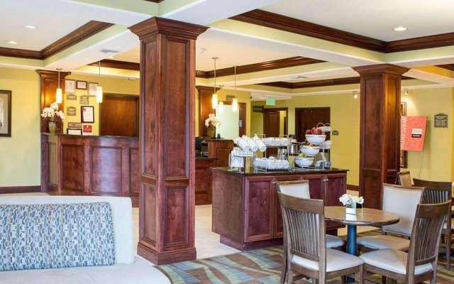 Comfort Suites Harvey - New Orleans West