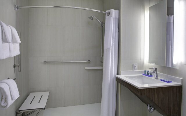 Holiday Inn Express-Bronx