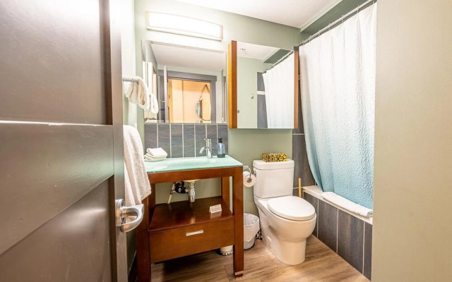 Talon's Reach - Luxury 3 Bdrm W/hot Tub & Mtn View