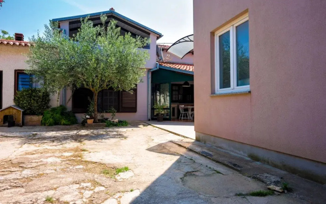 Apartments with pool 992