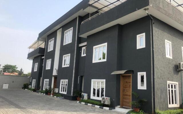 Exclusive Upscale 1 Bedroom Apartment in Lekki phase 1