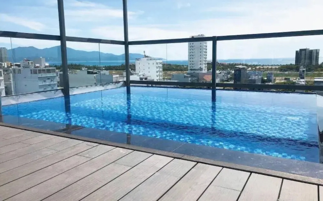 The Shine Hotel & Apartment