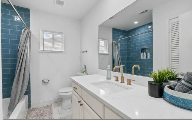 Cozy Spacious Allergy Friendly Retreat - 4BR