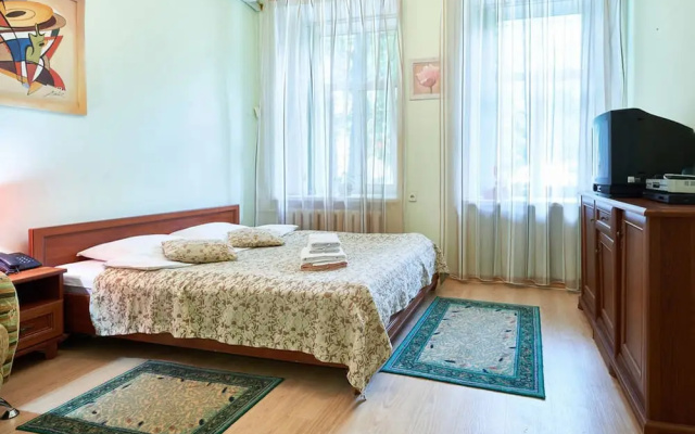 Home-Hotel Bolshaya Zhitomirskaya 4-V
