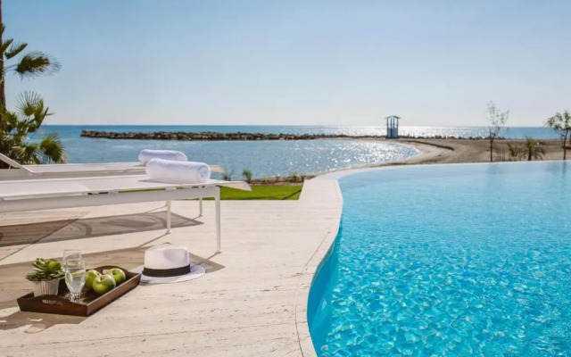 Lenios Beach Hotel