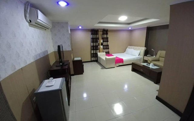 OYO 700 Pj Inn Hotel