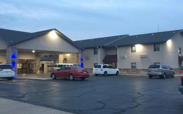Apple Tree Inn and Suites