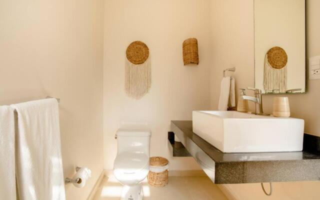 Beautiful Villa with Private Jacuzzi in Aldea Zama
