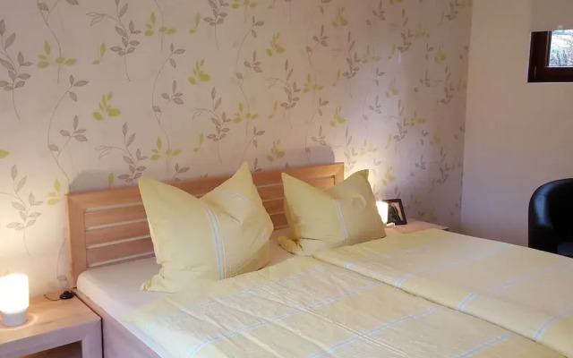 Holiday Home With 2 Bedrooms and Private Garden