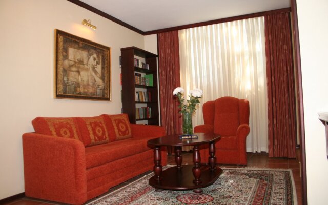 Dezha Vyu Hotel