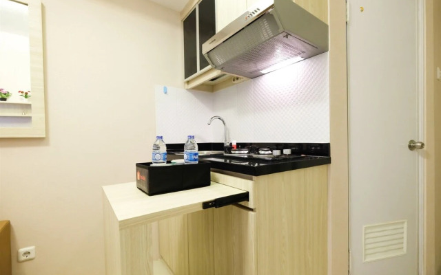 Easy Access to Mall Green Pramuka Apartment