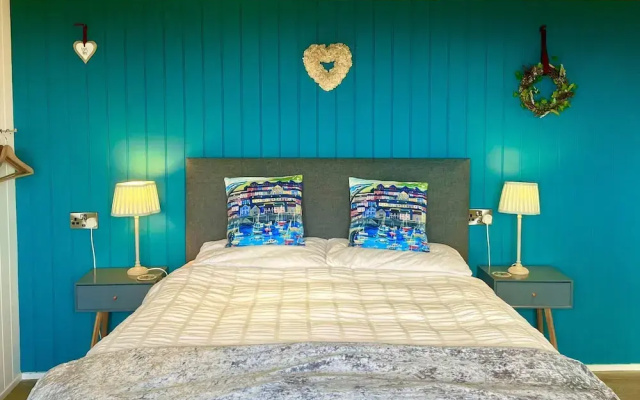 Luxury Pods - Sleeps 2 & Free Parking