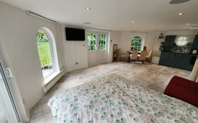 London Family Home-amazing Garden