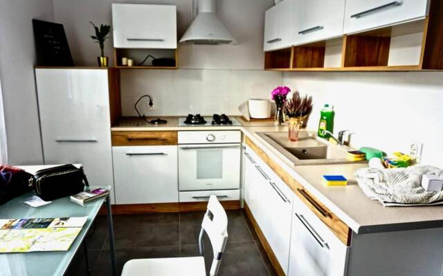 Charming Local Apartment In The City Center