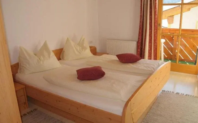 Almchalet Alpenflora