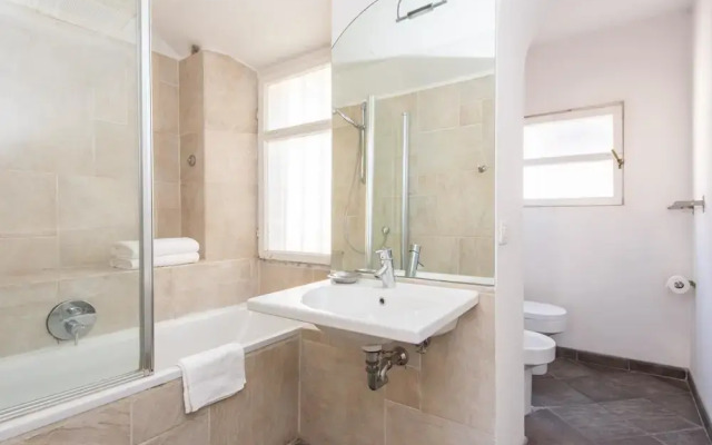 RSH Giulia Large Piazza Navona Apartment