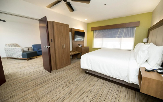 Holiday Inn Express Clinton by IHG
