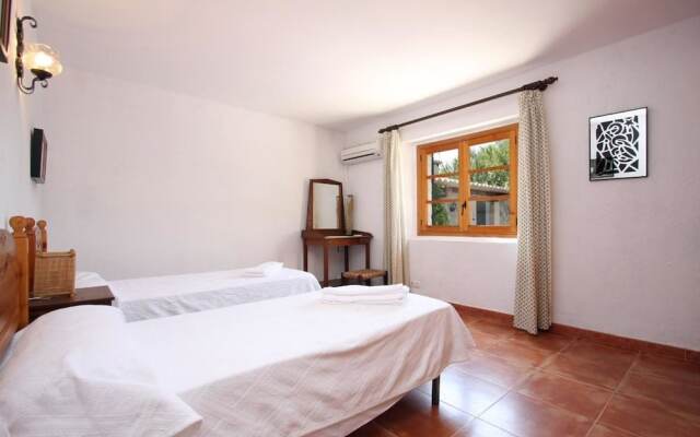 Villa - 4 Bedrooms with Pool and WiFi - 103147