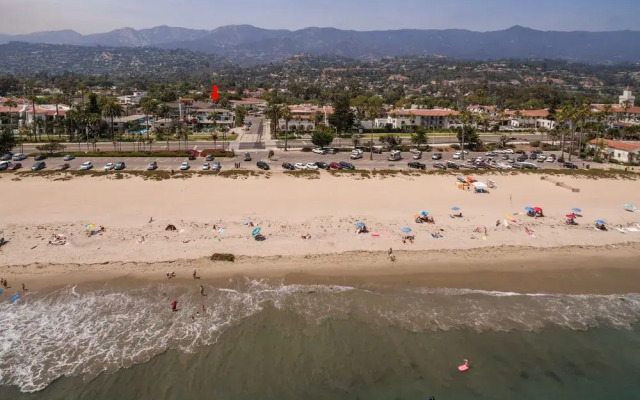 Old Yacht Club Inn Vacation Rentals