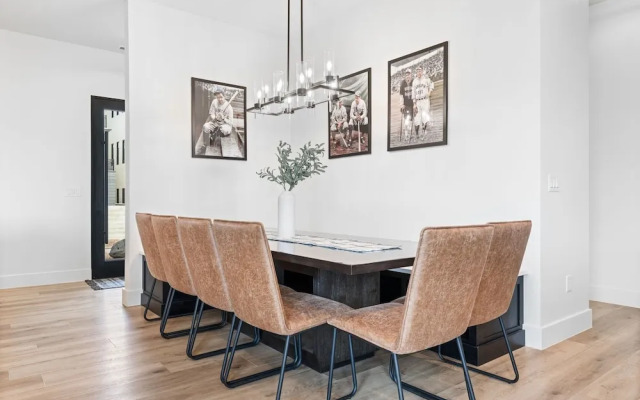 The Dugout 8 Bedroom Home