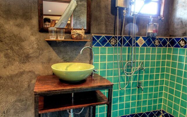 Baankeaw Huenkwan Boutique Hotel