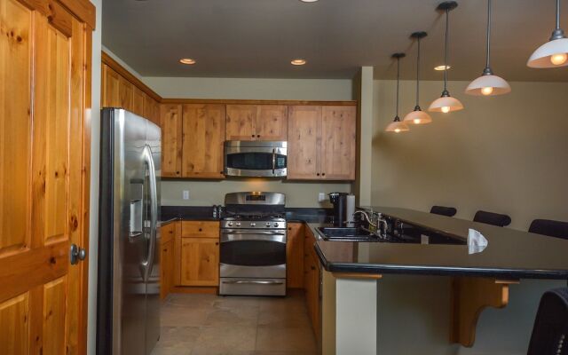 Glacier Paradise 5 Bedroom Townhome