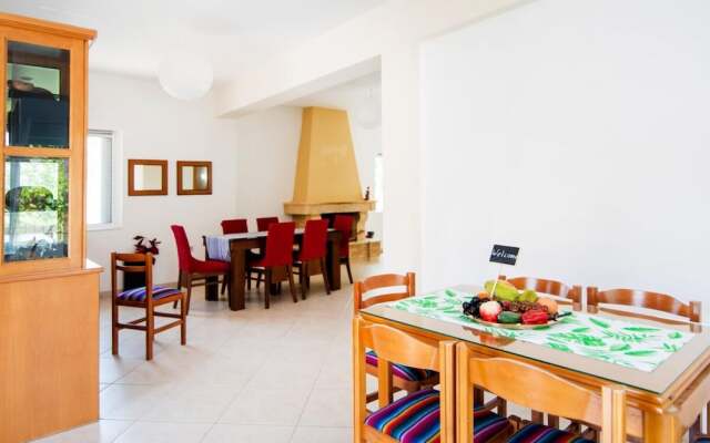 Soko Guest House in Astratigos