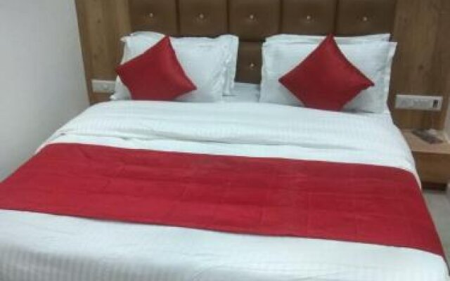 Hotel Signature by OYO Rooms