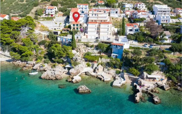 Three-Bedroom Apartment Omis with Sea view 07