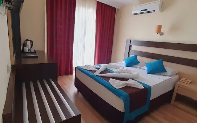 Klas More Beach Hotel