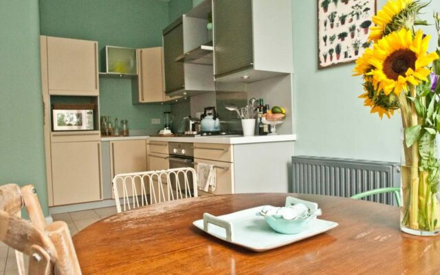 3 Bedroom Home In Bonnie Bruntsfield