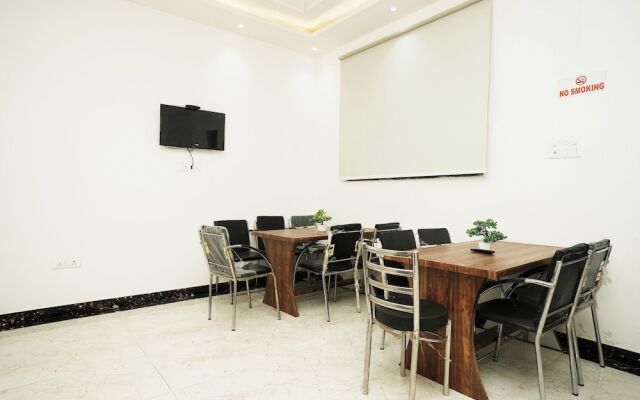 Hotel Ishaan Palace Near IGI Delhi Airport