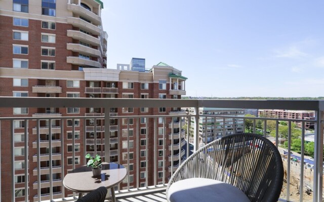 Steps to Metro Apartments in Arlington