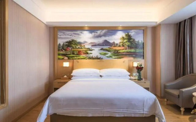 Vienna Hotel Shanghai Hongmei South Road