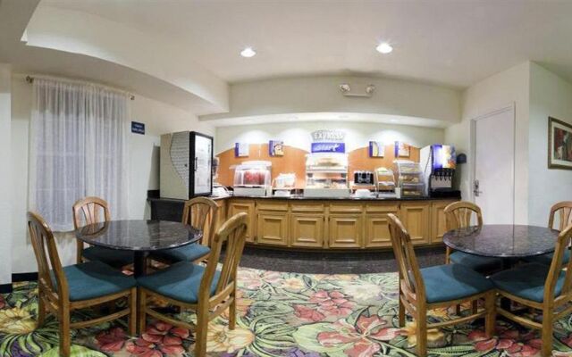 Holiday Inn Express & Suites Columbus