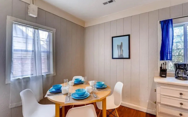 Sloan's Lake Solitude Intimate Carriage House