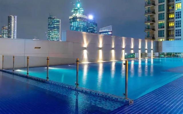 Classy 2BR Casa Domaine Apartment with Maid Room By Travelio