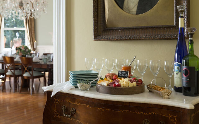 The Twelve Oaks Bed & Breakfast