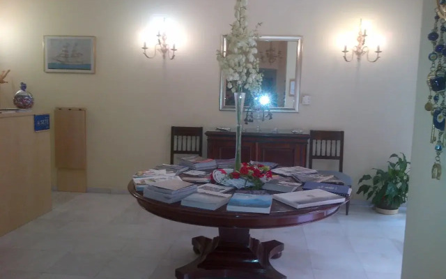 Efplias Hotel Apartments and Suites