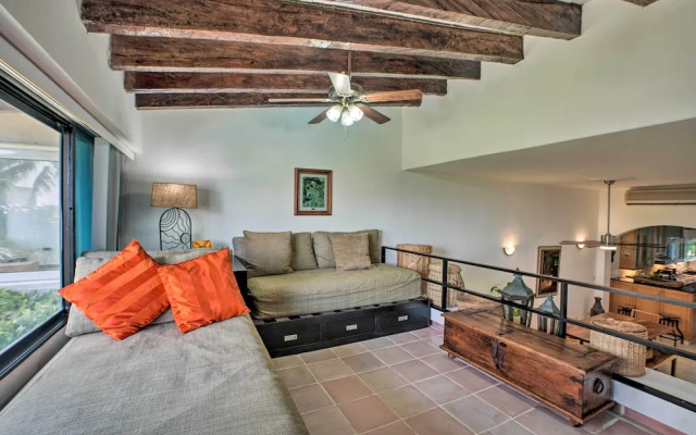Updated Oceanside Townhome w/ Pool: Walk to Beach!