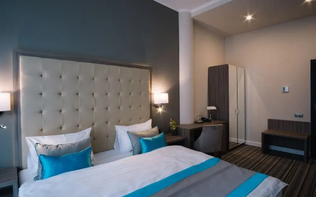Norm Hill Hotel