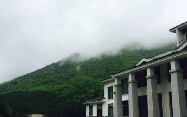 Shennong Hotel