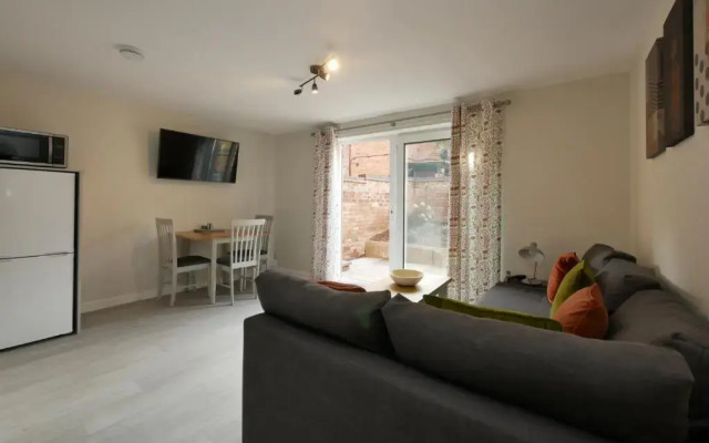 Crewe Short Lets 8 Victoria Court, Crewe