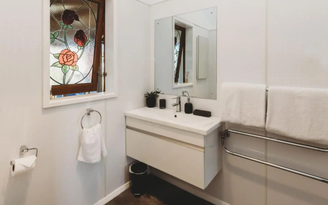 Ropiha Retreat - Close To Fitzroy Beach