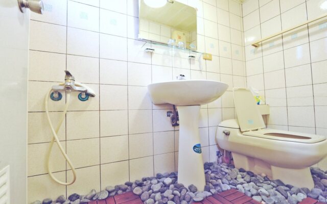 Fengjia Base14 Hostel