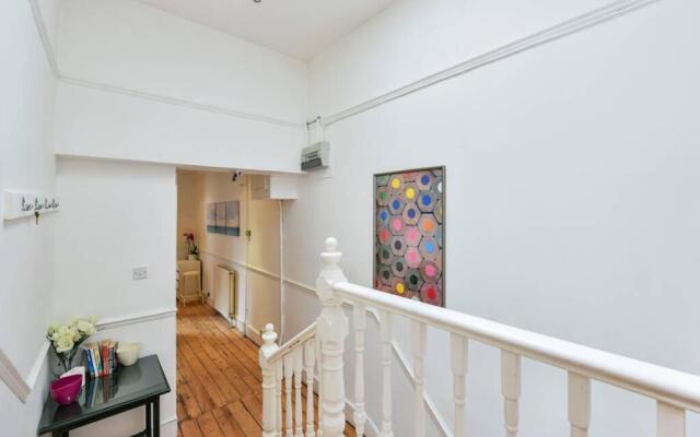 Groves 4 bedroom, Shepherds Bush