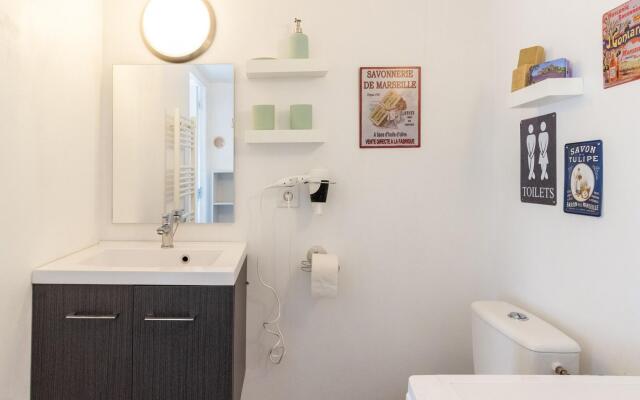 Magnificent Villa in Gargas with Private Swimming Pool