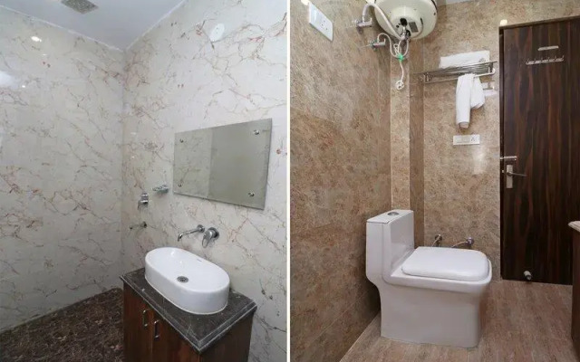 OYO 37078 Hotel Dezzire